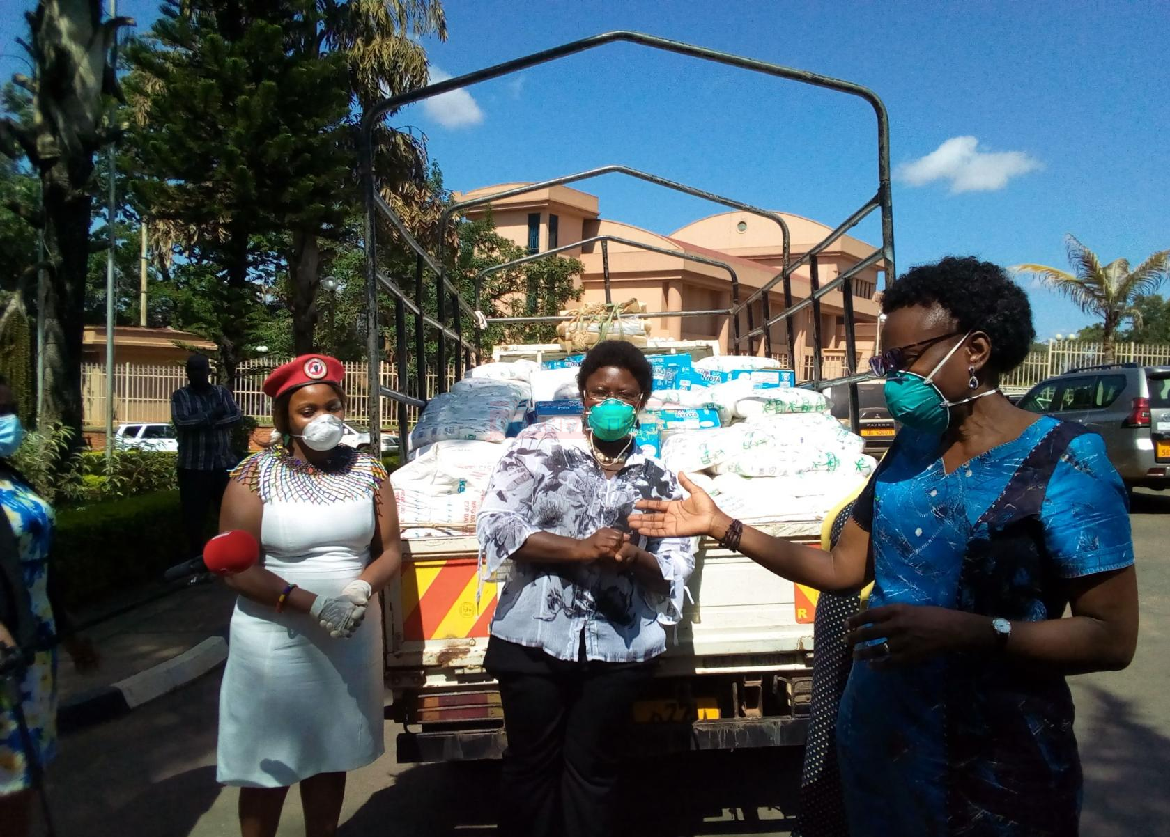 Gov’t Hails People Power for Relief Food Donation