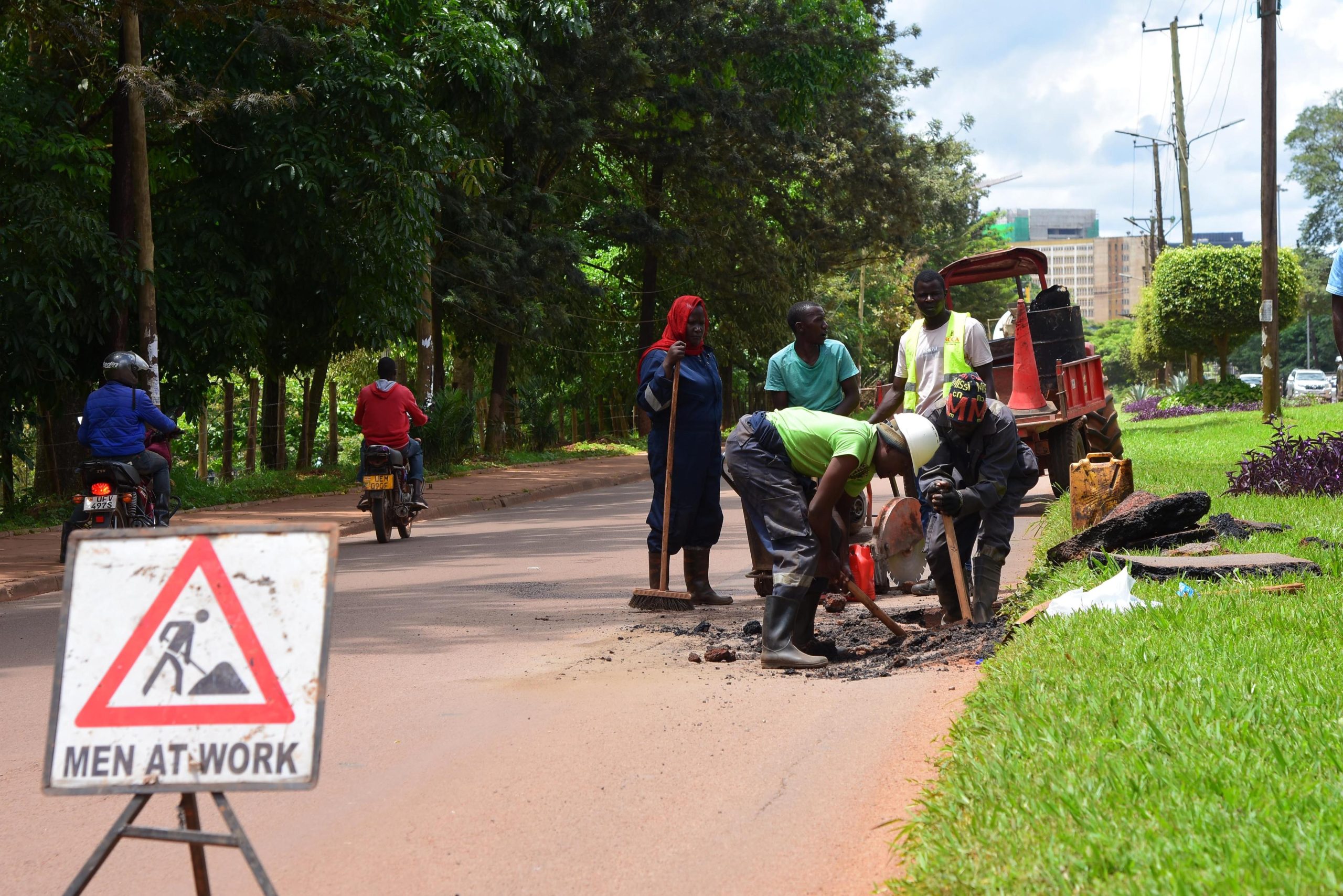 Uganda to Settle UNRA Debts, Katumba Assures Contractors